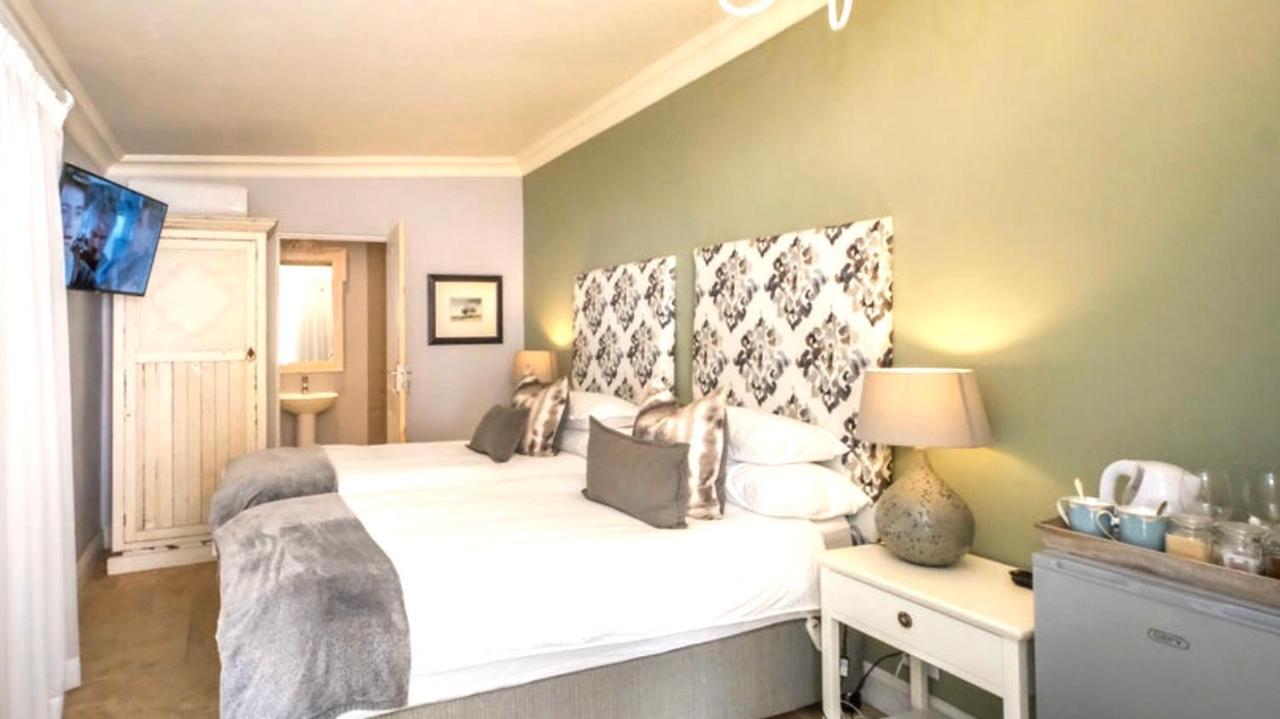 Hotel 182 Old Transkei Road East London Esterno foto